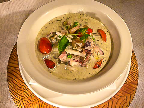 Green Seasoned Seafood Chowder