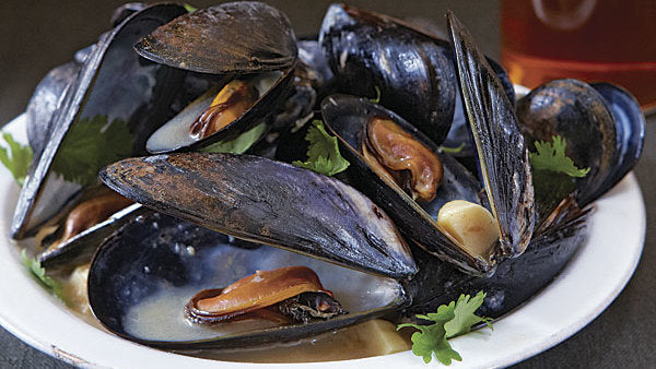 Saha Massman Curry Mussels